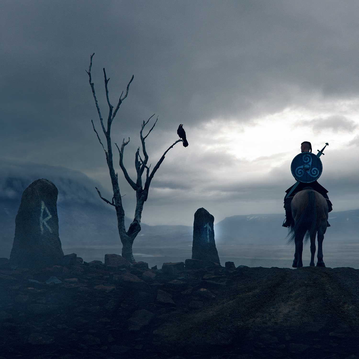 İskandinavya'nın dört bir yanına dağılmış bu runik anıtlar, sadece birer mezar taşı değil, aynı zamanda zaferleri, önemli olayları ve mitolojik hikayeleri ölümsüzleştiren tarihi belgelerdir.